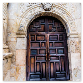 Restaurierte Holztür im Altbau