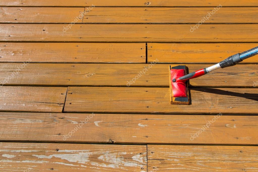 Holzlasur auf Fensterrahmen